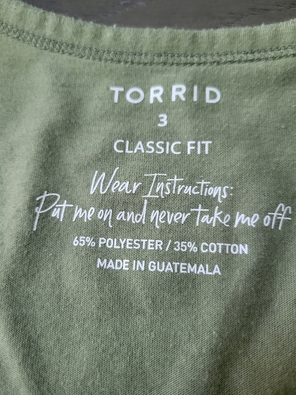 Torrid V-Neck Tee with Multicolor Christmas Lights Graphic SIZE 3 - Picture 2 of 3
